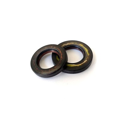 Retén de aceite 18x30x5mm + retén de aceite 20x35x5mm.